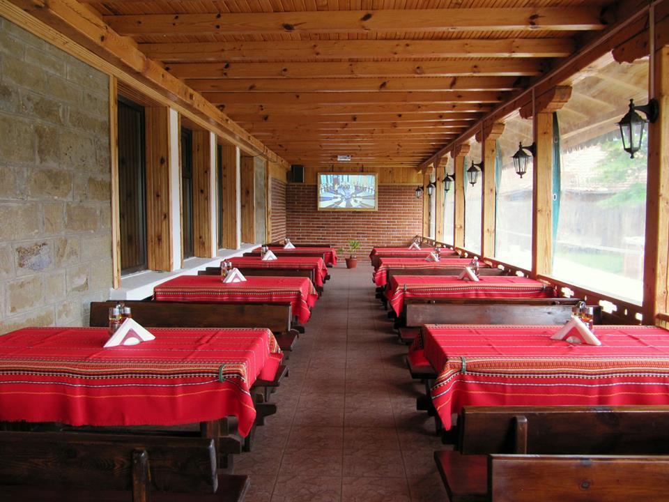 Family Hotel Lipite Tipchenitsa Exterior photo