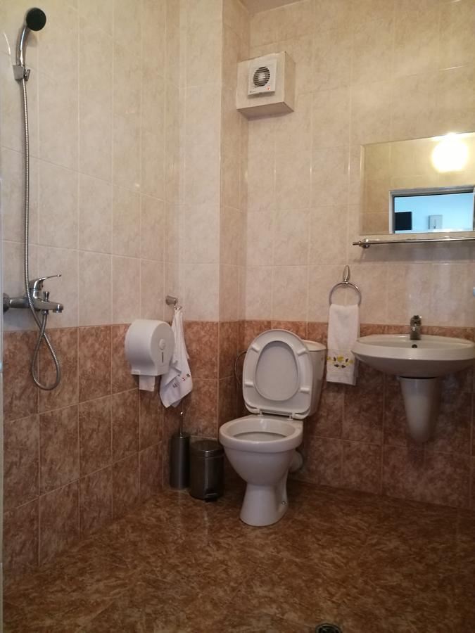 Family Hotel Lipite Tipchenitsa Exterior photo