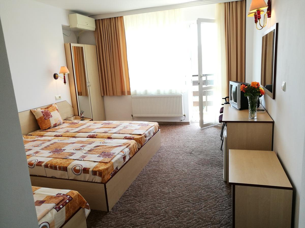 Family Hotel Lipite Tipchenitsa Exterior photo